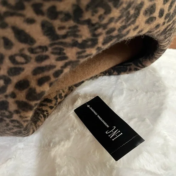 International concept, wool blend,French beret, hat, animal, print, Blk/Brn NWT - Picture 2 of 6